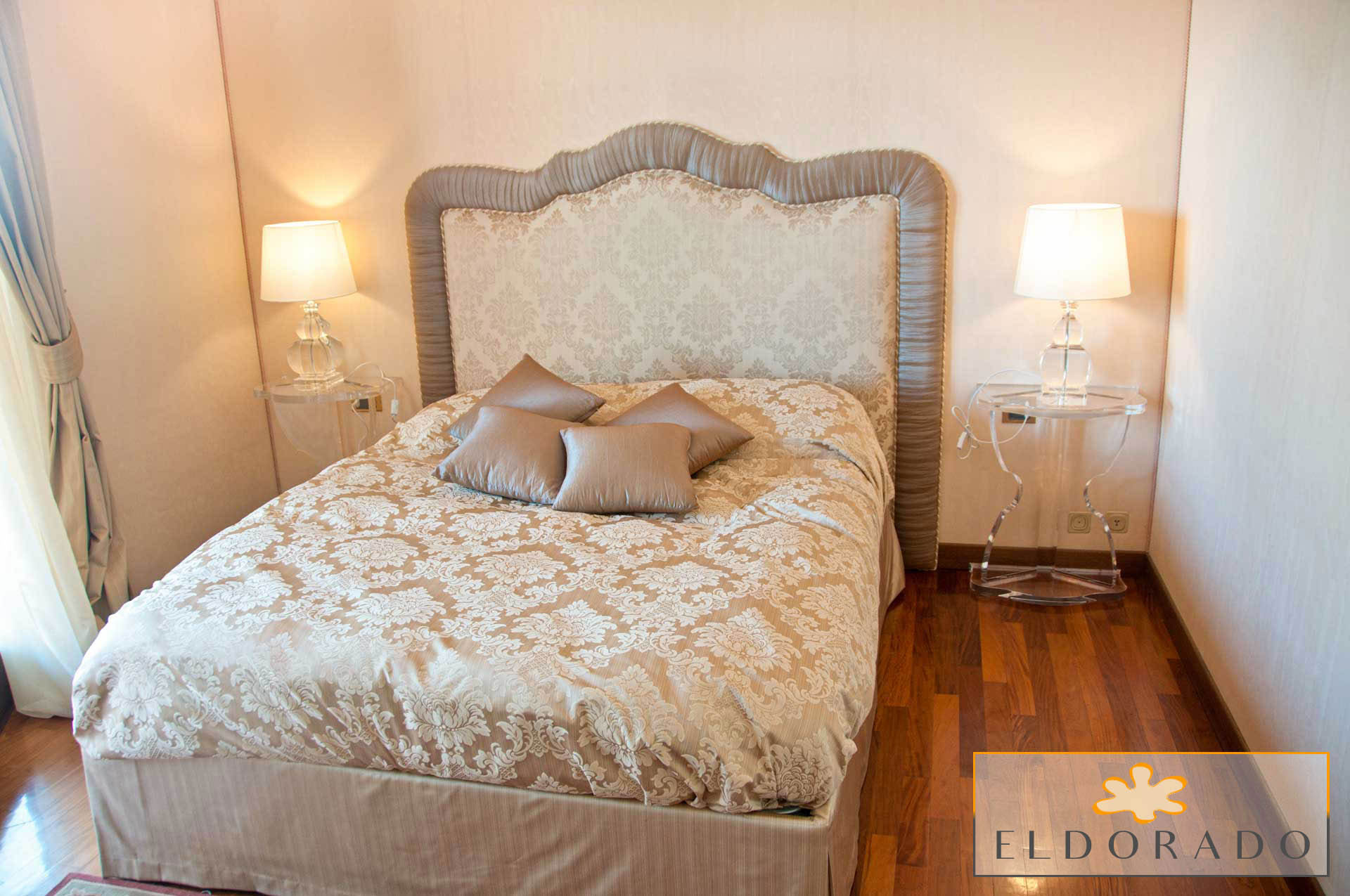 comodini-modello-sirio-acrylic-bedside-tables-sirio-style-jpg