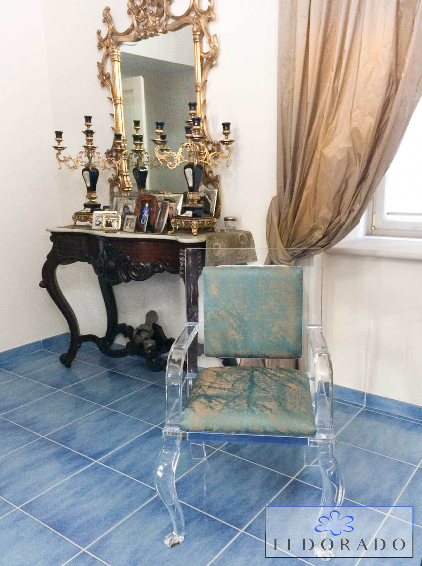 sedie-modello-oc-acrylic-chairs-oc-fabric-seat-armrests-jpg