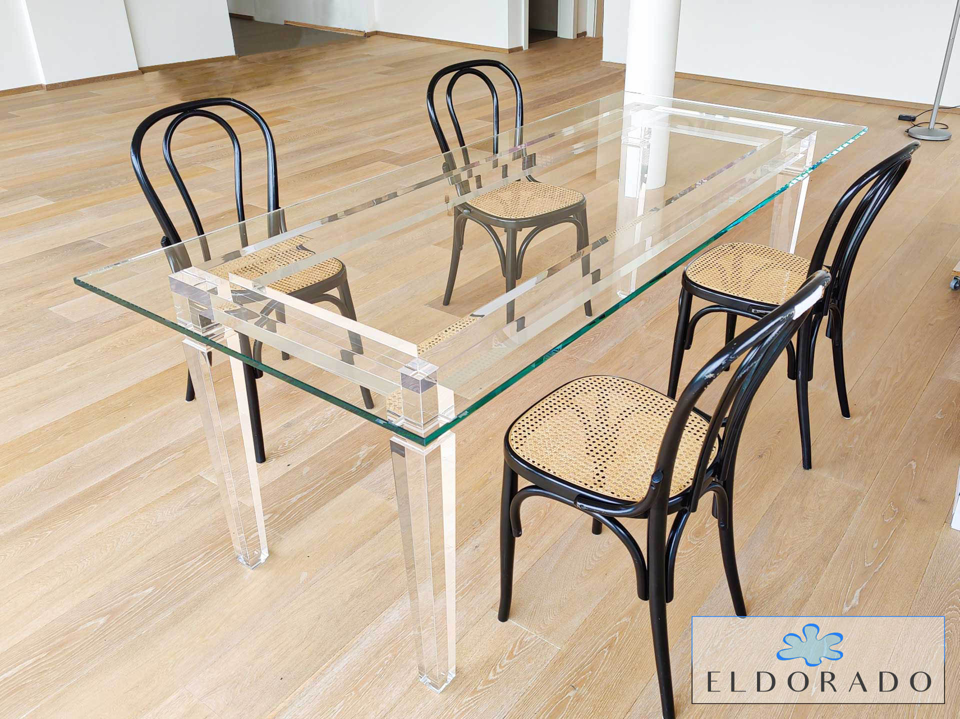 tavoli-pranzo-modello-lv1-a-sbalzo-acrylic-dining-table-lv1-sbalzo-210x90h76-jpg