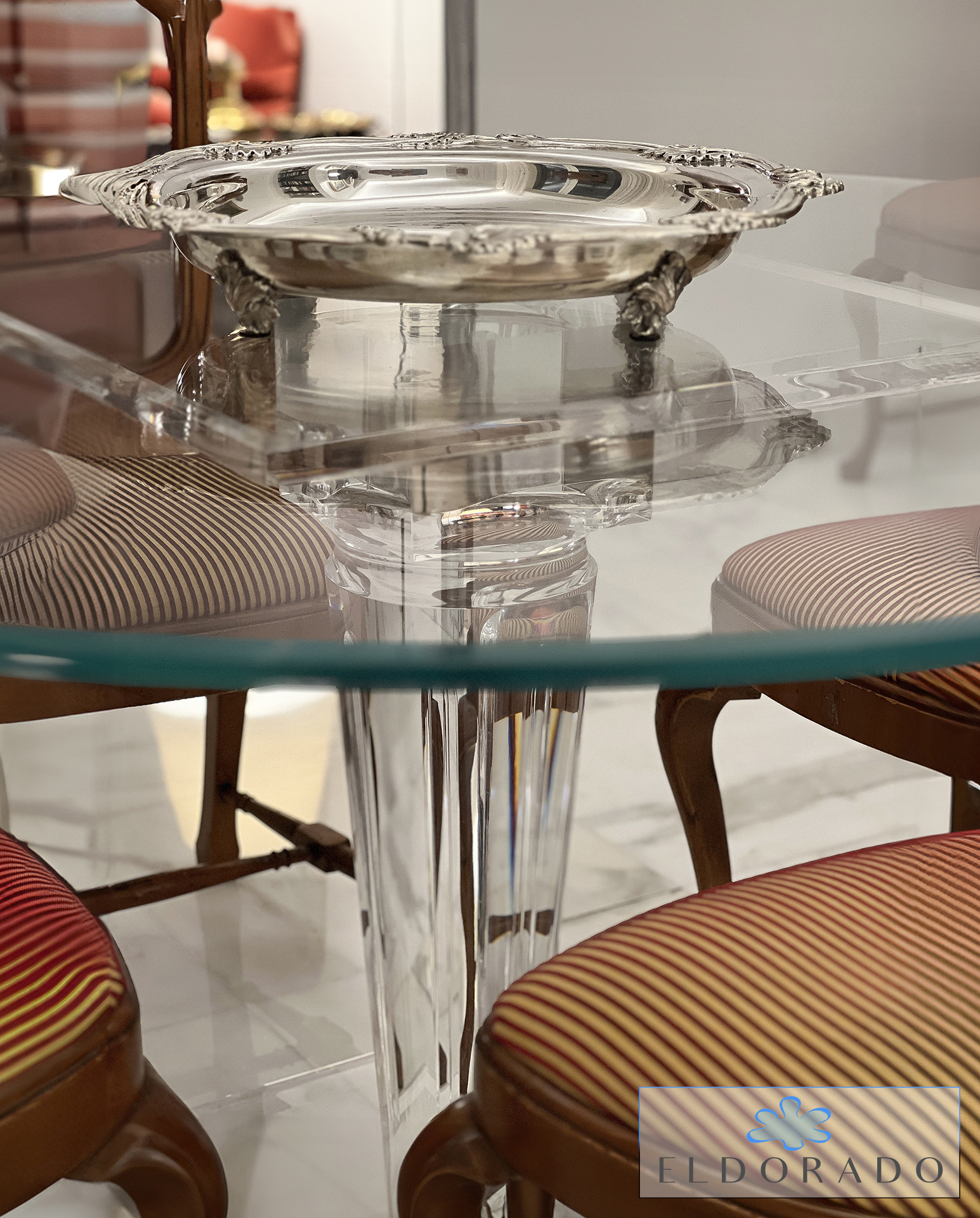tavoli-pranzo-modello-lv24-con-1-colonna-acrylic-dining-table-lv24-diam-150h76-jpg