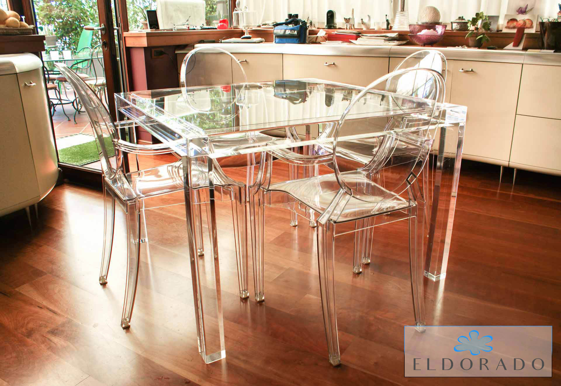 tavoli-pranzo-modello-missing-acrylic-dining-tables-missing-110x110h76-jpg