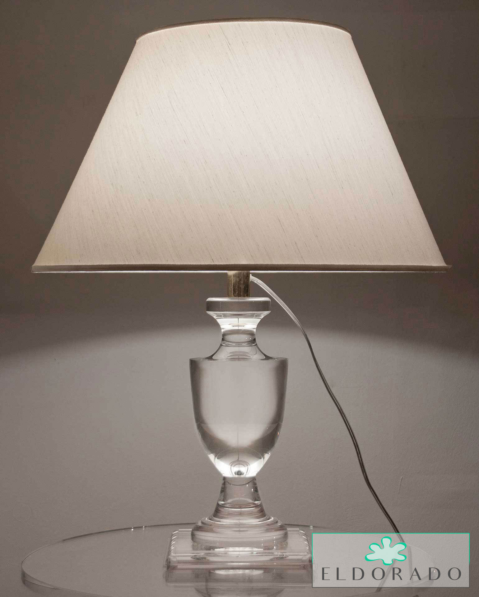 lampade-modello-anfora-grande-acrylic-lamps-anfora-large-jpg