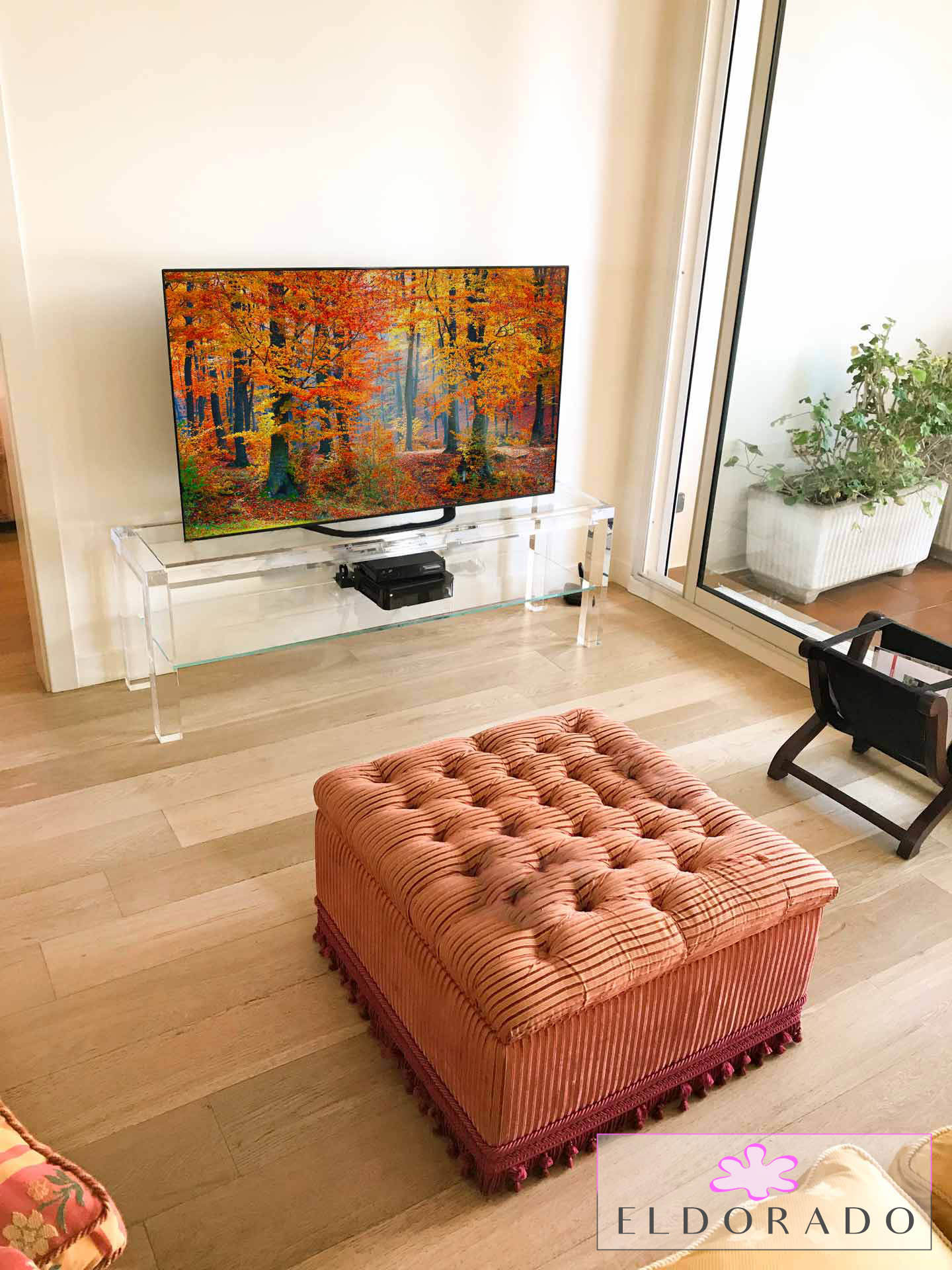 mobili-tv-modello-missing-1-acrylic-tv-stand-missing-jpg