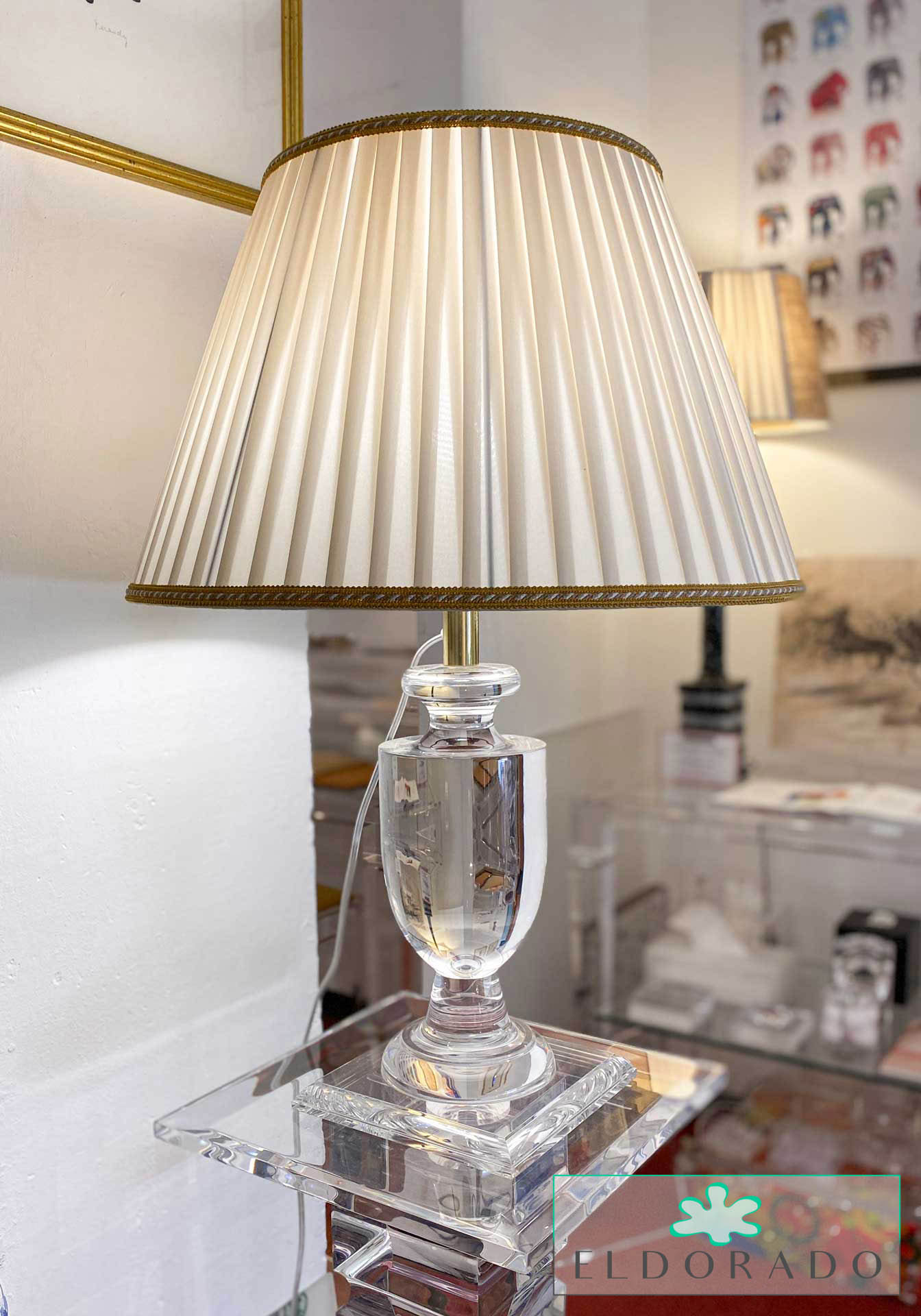 lampade-modello-anfora-grande-clear-acrylic-lamps-anfora-large-jpg