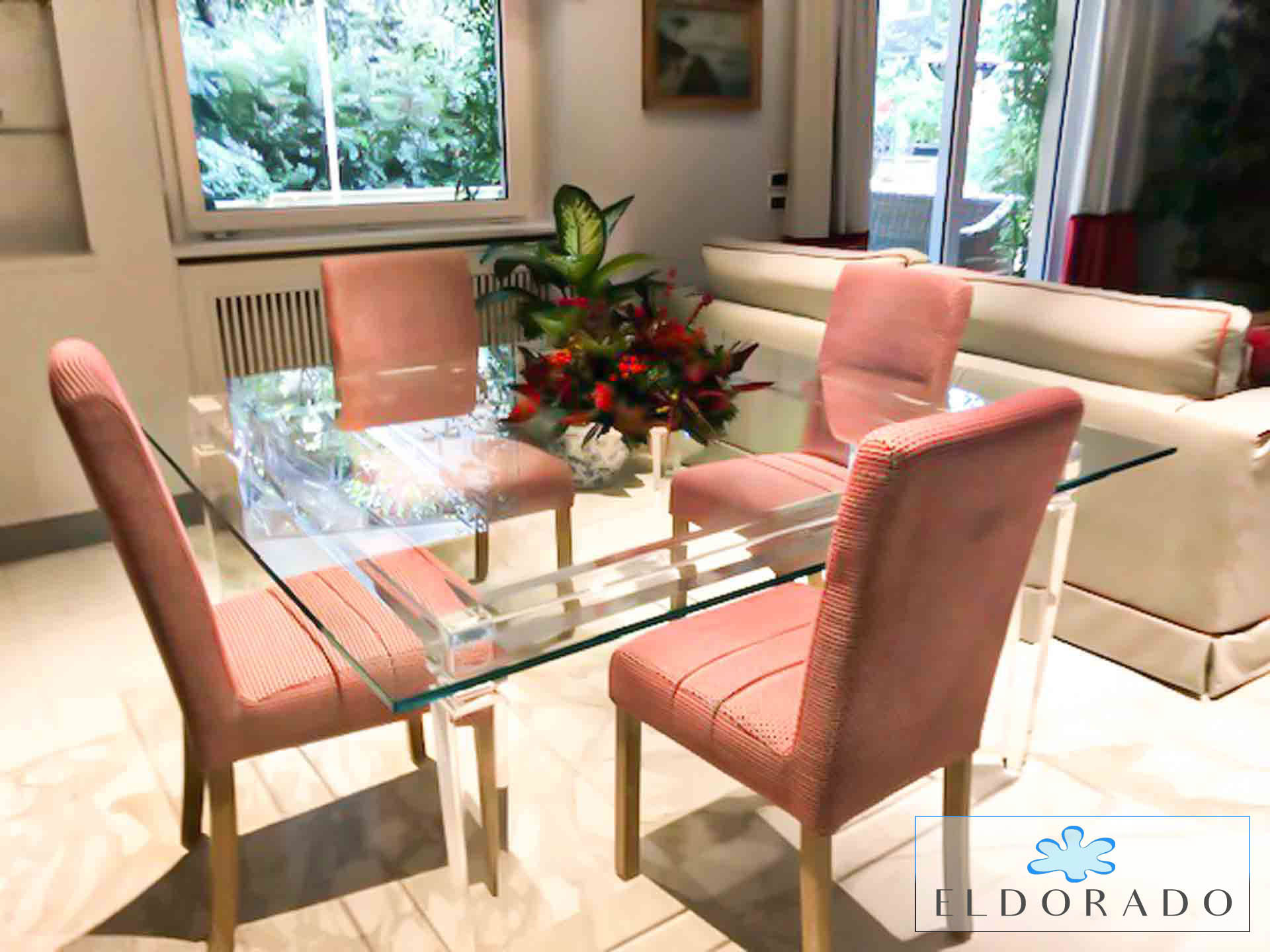 tavoli-pranzo-modello-lv1-a-sbalzo-fine-acrylic-dining-table-lv1-sbalzo-160x160h76-jpg