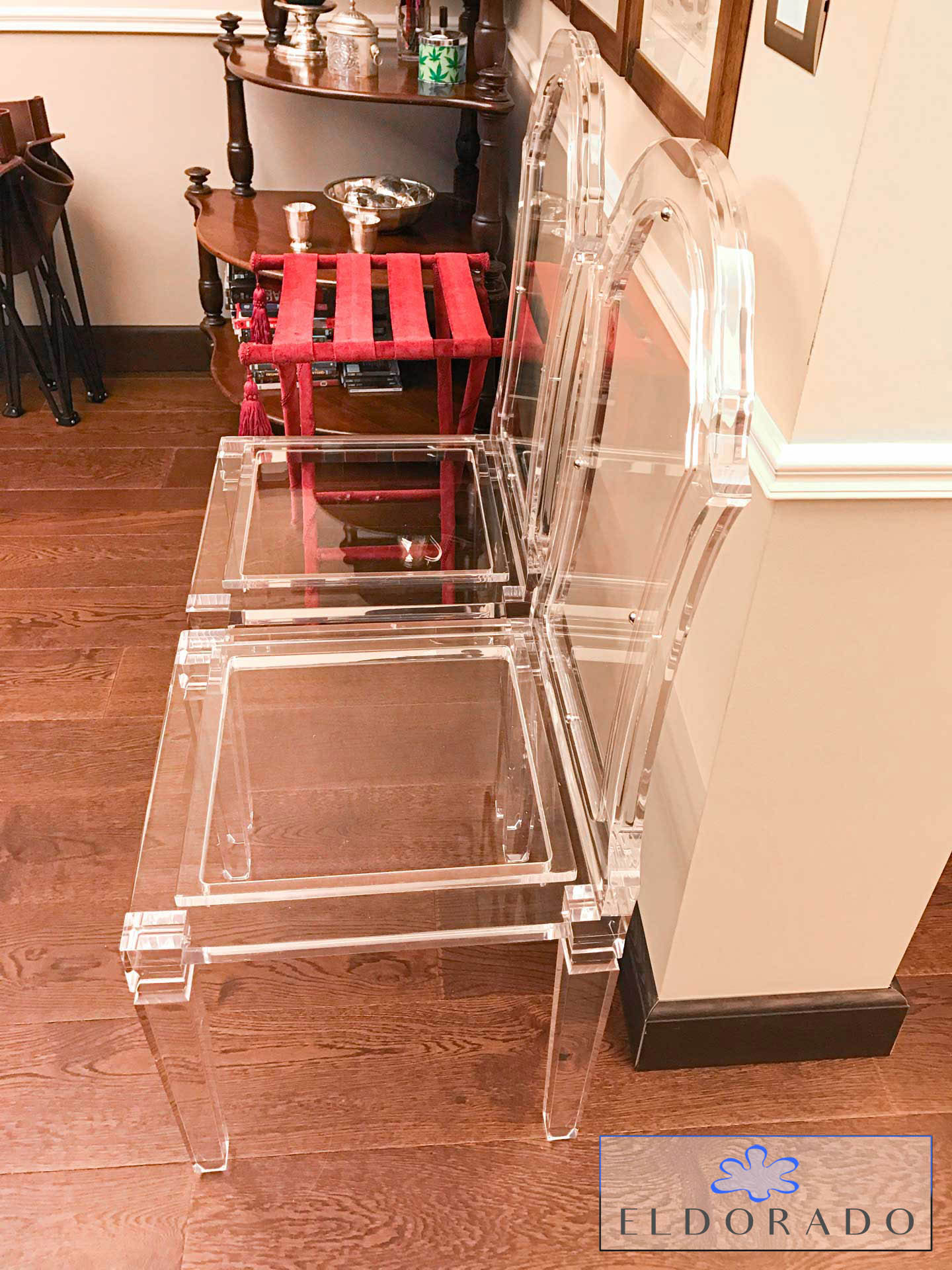Sedia in plexiglass LV1 sagomata trasparente
