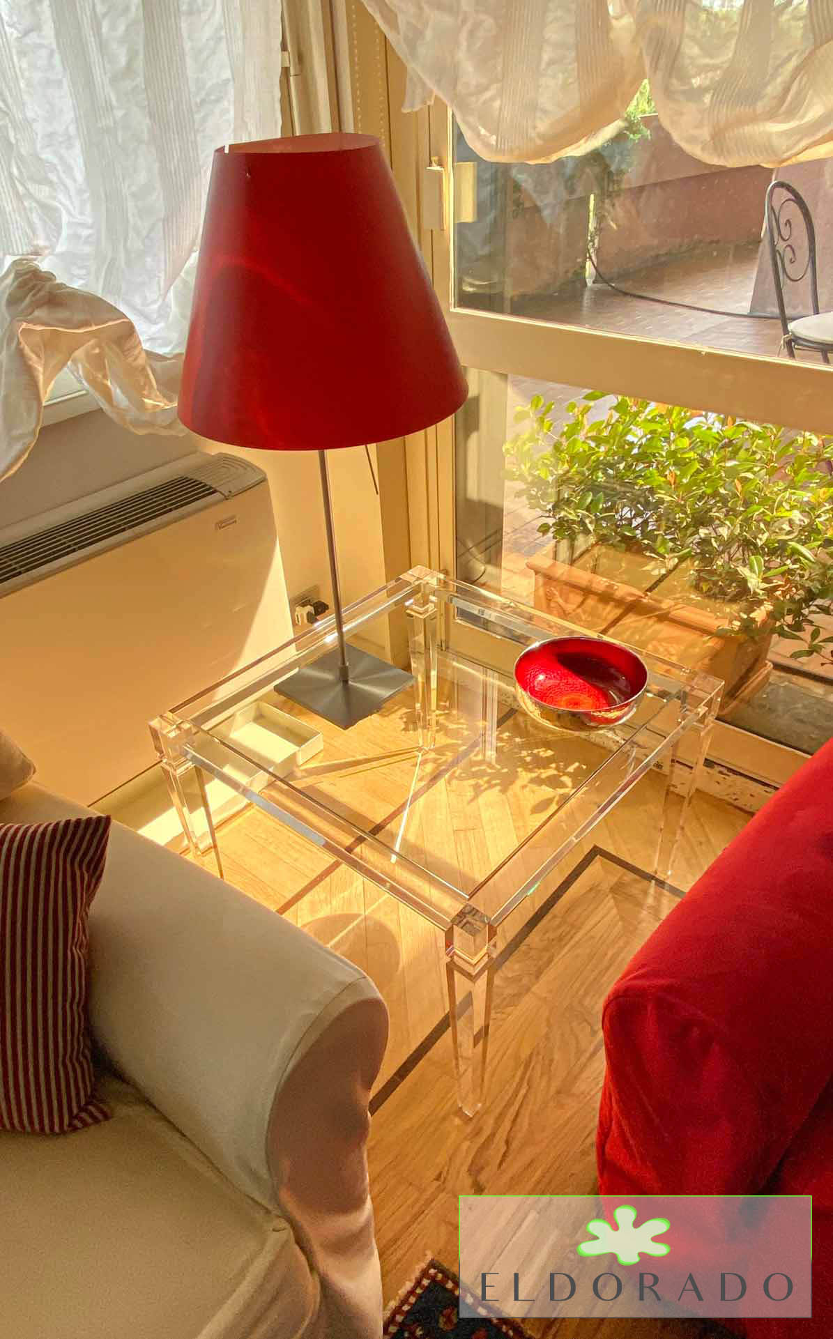 Tavolino in plexiglass LV1 cm 70 x 70 h 50