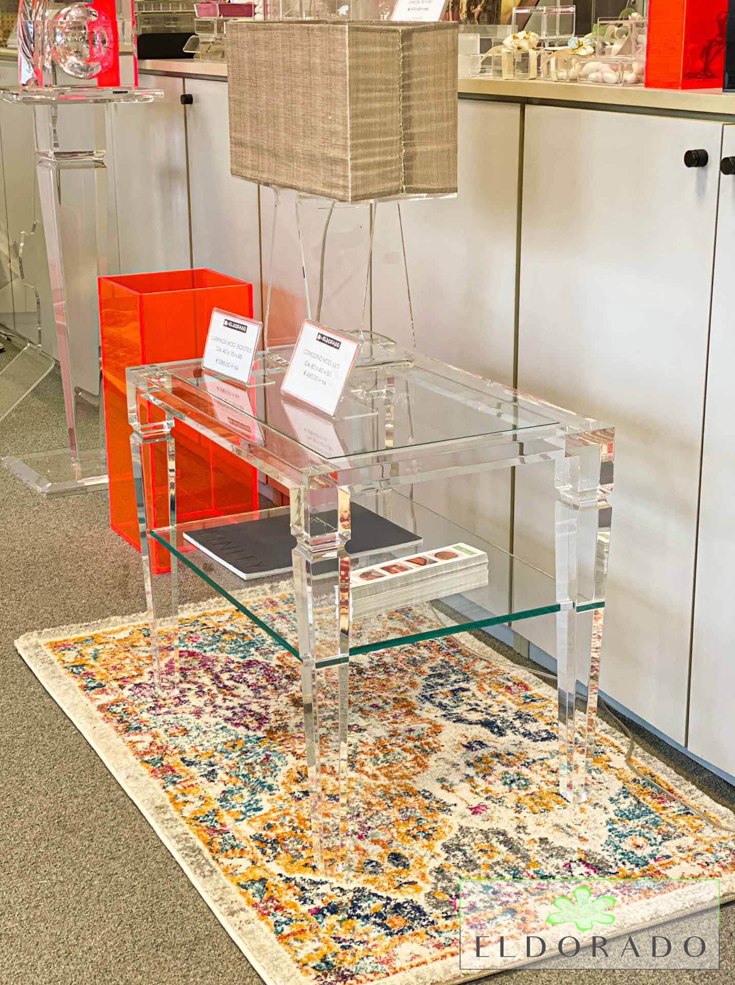 Tavolino in plexiglass LV1 cm 60 x 40 h 50 con ripiano