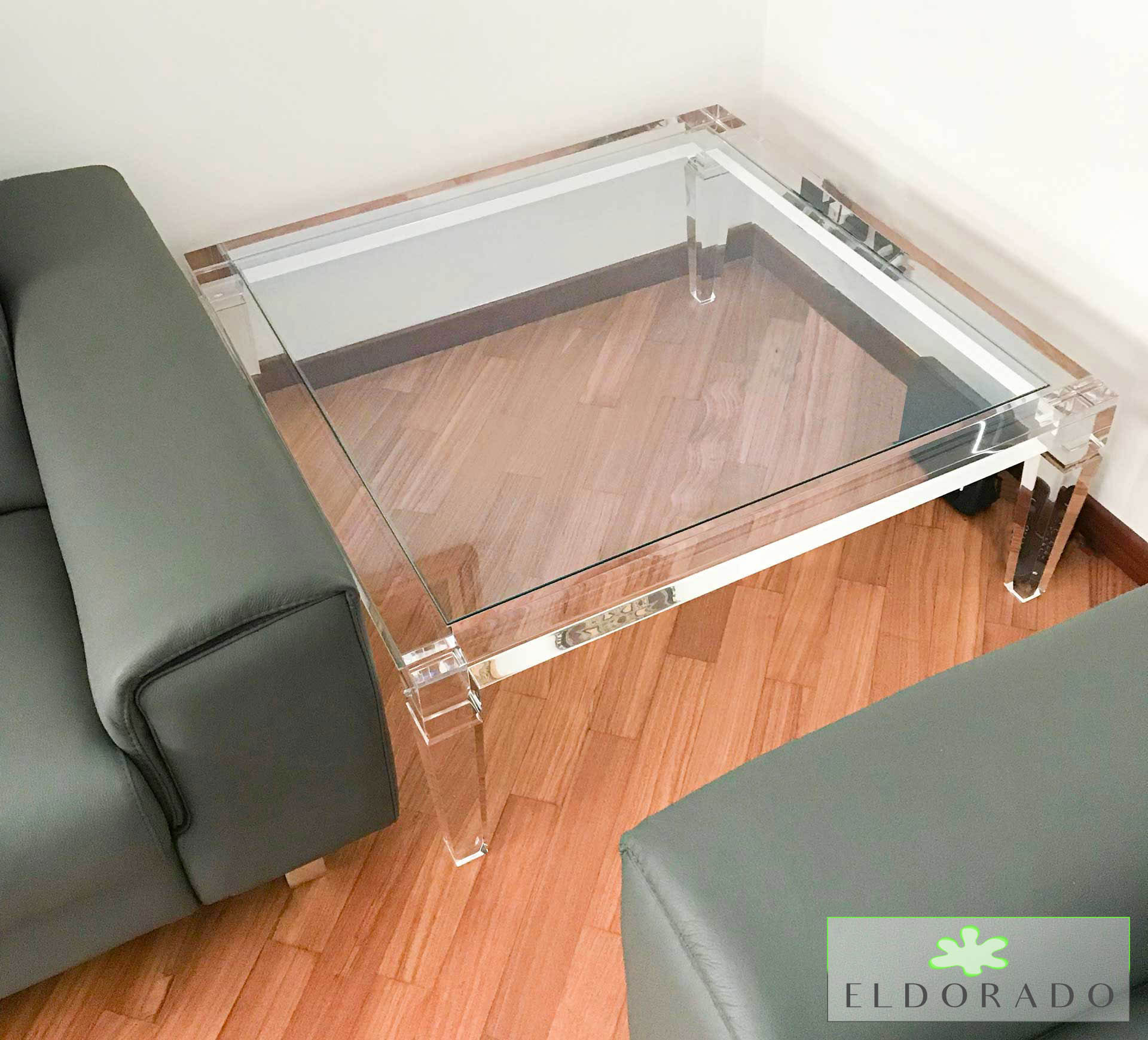 Tavolino in plexiglass LV1 cm 100 x 100 h 40