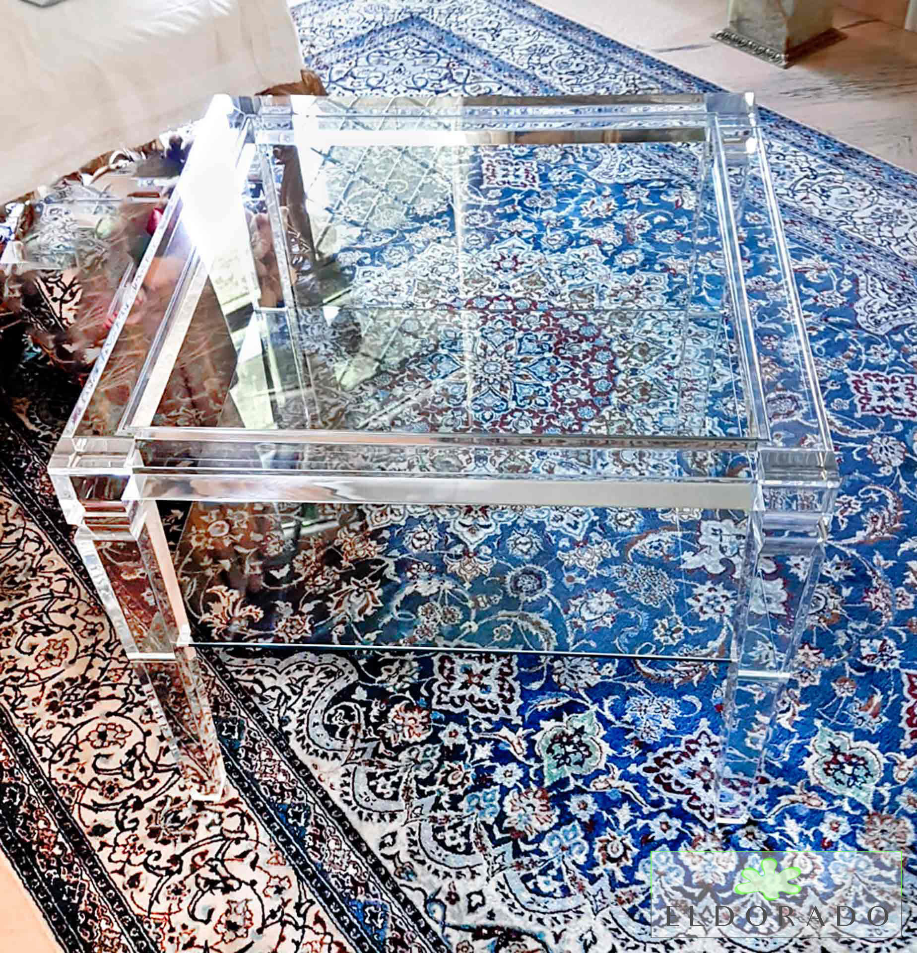 Tavolino in plexiglass LV1 cm 70 x 70 h 60 con ripiano
